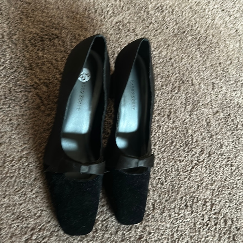Square toe Lauren Scott heels